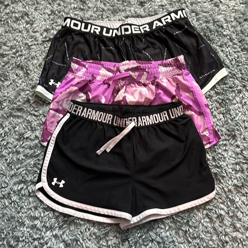 Girls Under Armour Athletic Shorts, Size YXL